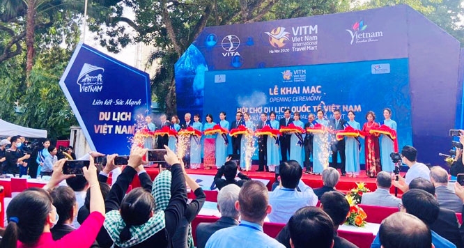 クイニョンの宣伝-第8回ベトナム国際旅行フェアでのビンディン観光-VITMハノイ2020