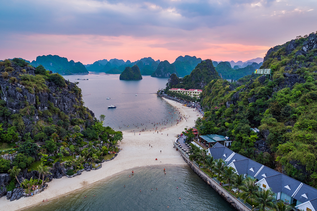 Travel+Leisure: Việt Nam là điểm đến nghỉ dưỡng biển lý tưởng dành cho khách du lịch hưu trí