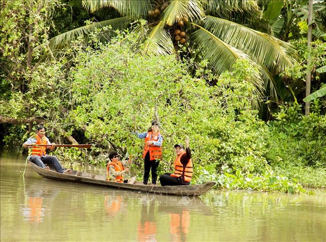 Building tourism products with characteristics of 'Ben Tre Coconut Land'