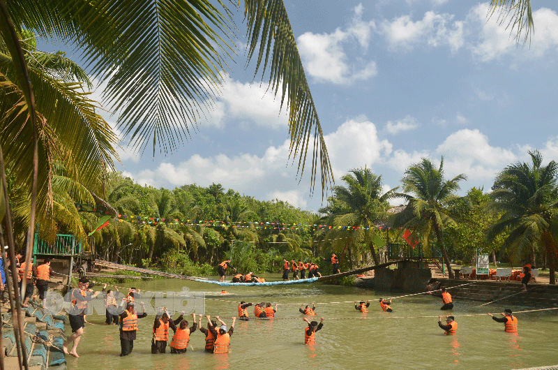 The Lan Vuong tourist area attracts a large number of visitors