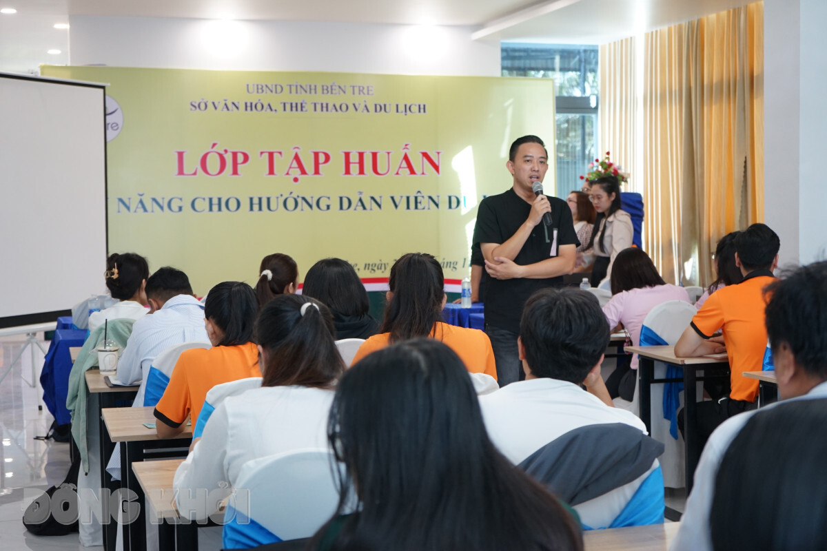 Tập huấn kỹ năng cho hướng dẫn viên du lịch