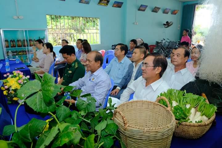 Potential and products of coastal community ecotourism in Thua Duc commune, Binh Dai district