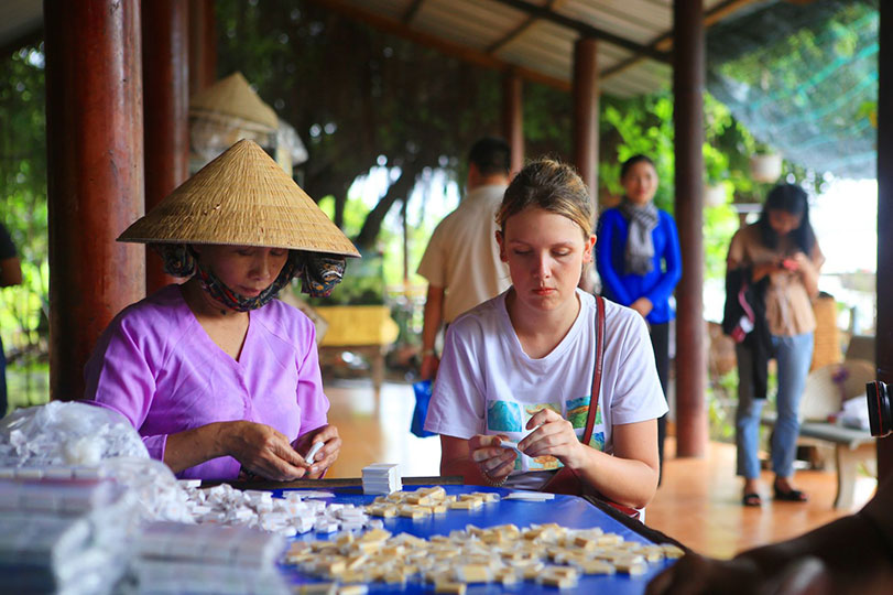 Mỹ phẩm dừa: Món quà du lịch độc đáo tại Bến Tre