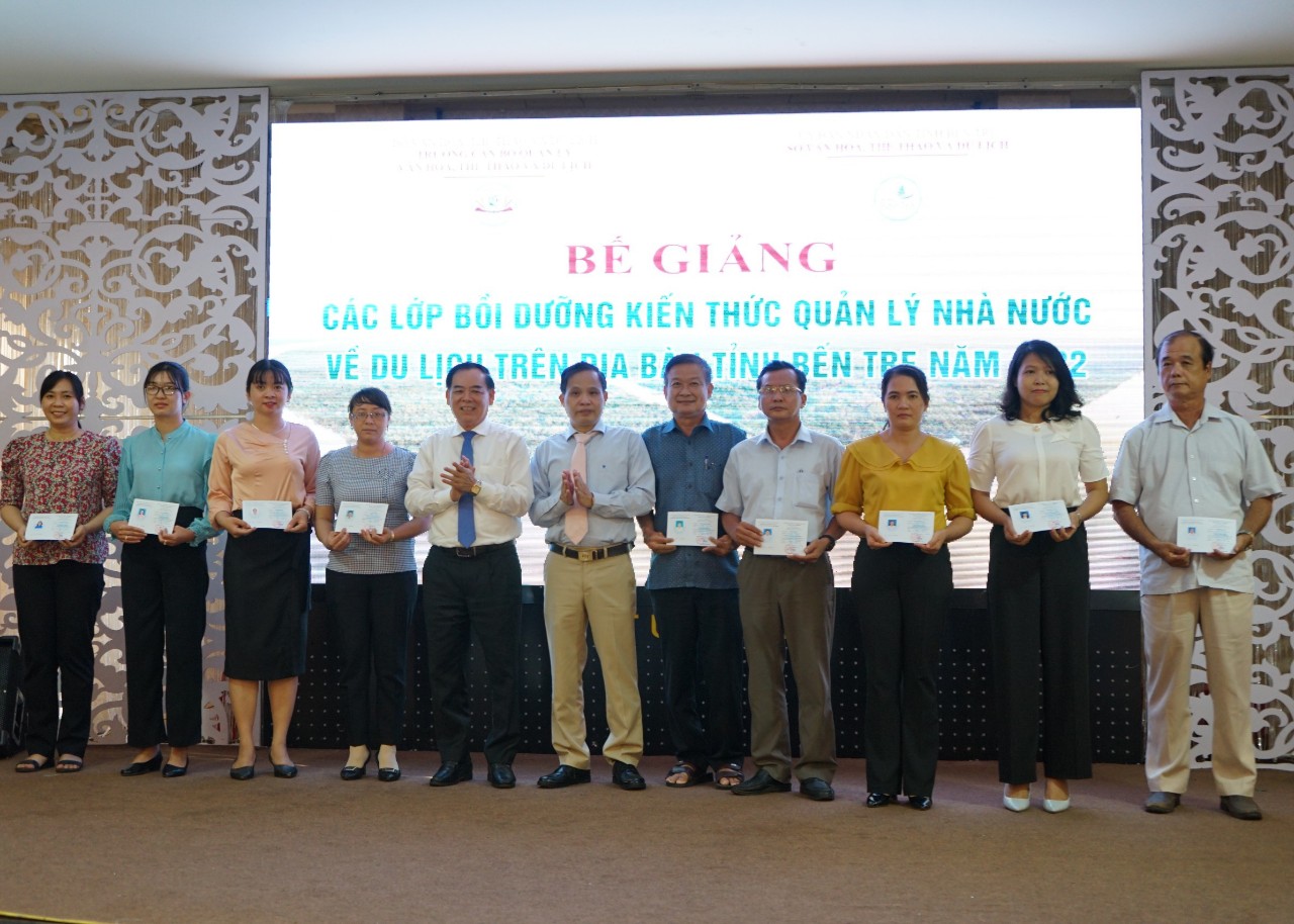 Ben Tre organizes training classes to improve knowledge of State management of tourism in 2022