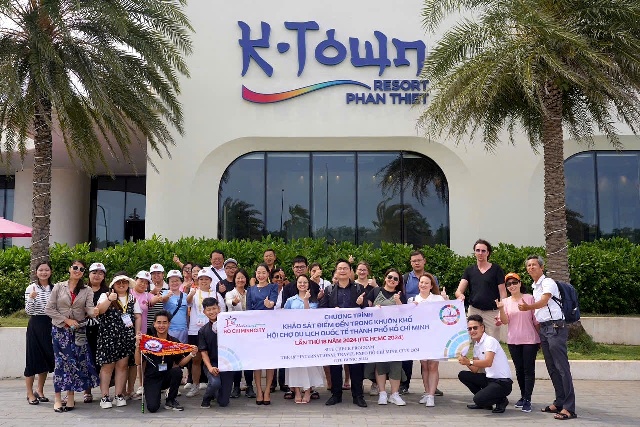 The international Famtrip delegation visited and surveyed Binh Thuan tourism products