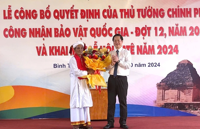 Công bố bảo vật quốc gia Linga vàng và khai hội Katê 2024