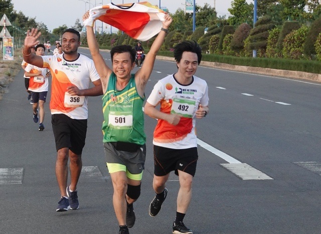 Stop And Run Marathon Binh Thuan 2023 will take place on 2/4