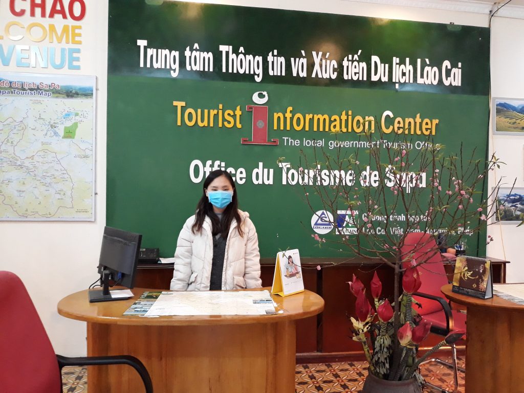 Lao Cai Tourist Information and Promotion Center actively implements some measures to prevent respiratory disease by Corona virus