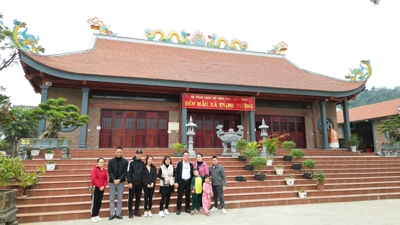 Lễ hội đền Mẫu Trịnh Tường, Bát Xát