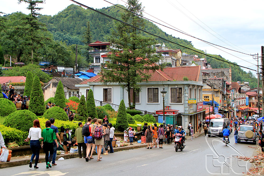 Tạm dừng đón khách tham quan du lịch tại các khu, điểm du lịch, di tích trên địa bàn tỉnh Lào Cai