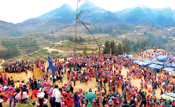 Lễ hội Gầu Tào của người Mông ở Lào Cai