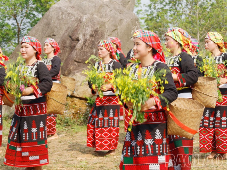 Special Traditional cultural of Xa Pho ethnic in lunar new year