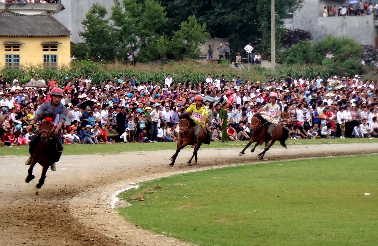 Bac Ha Horse Racing Festival is recognized as a national intangible cultural heritage