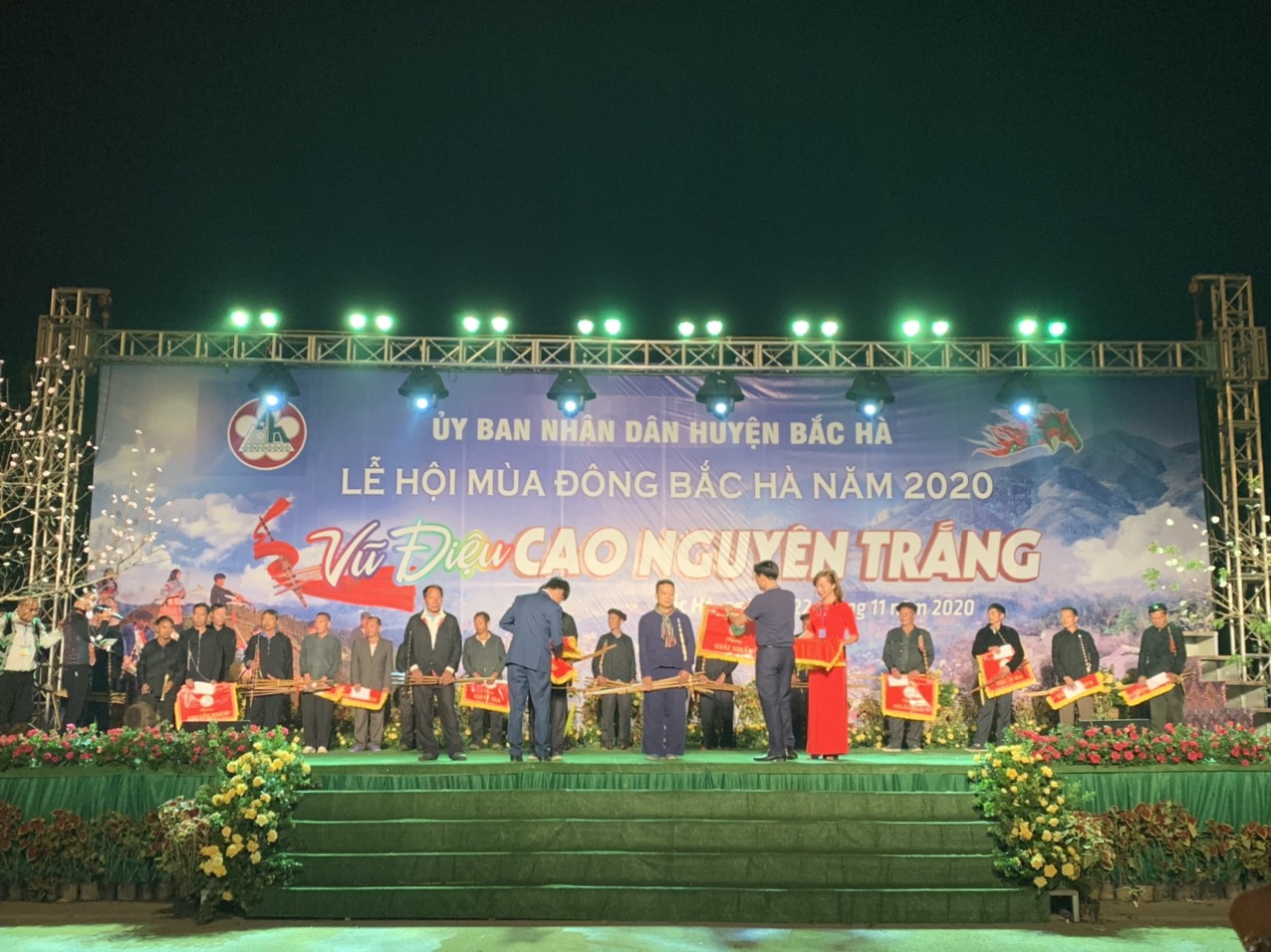 Đặc sắc hội thi khèn Mông - Lễ hội mùa đông Bắc Hà 2020