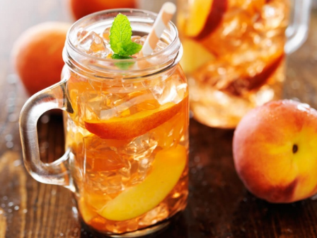 Iced peach tea