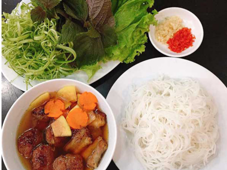 Grilled Pork with Vermicelli and Dipping Sauce