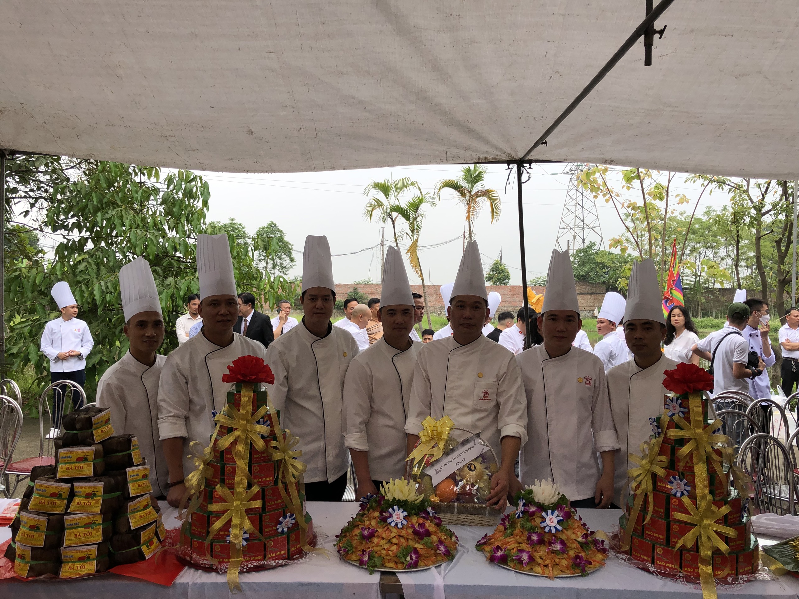 Hội đầu bếp Việt Nam và Hội văn hóa ẩm thực Phú Thọ dâng hương tưởng nhớ Hoàng tử Lang Liêu - Hùng Chiêu Vương
