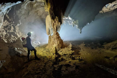 Phát hiện 5 hang động ‘chưa từng có dấu chân người’ ở Quảng Bình