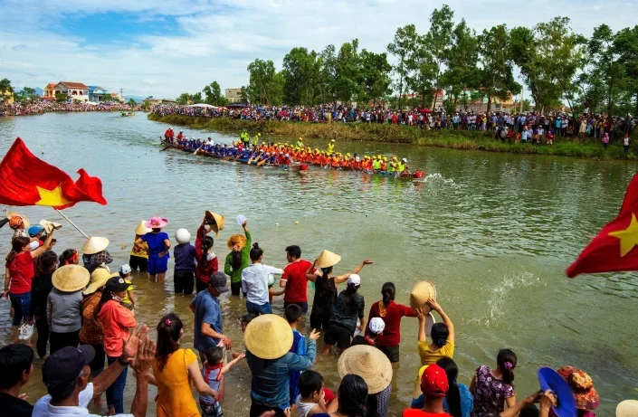 Khai mở “mỏ vàng” di sản văn hóa