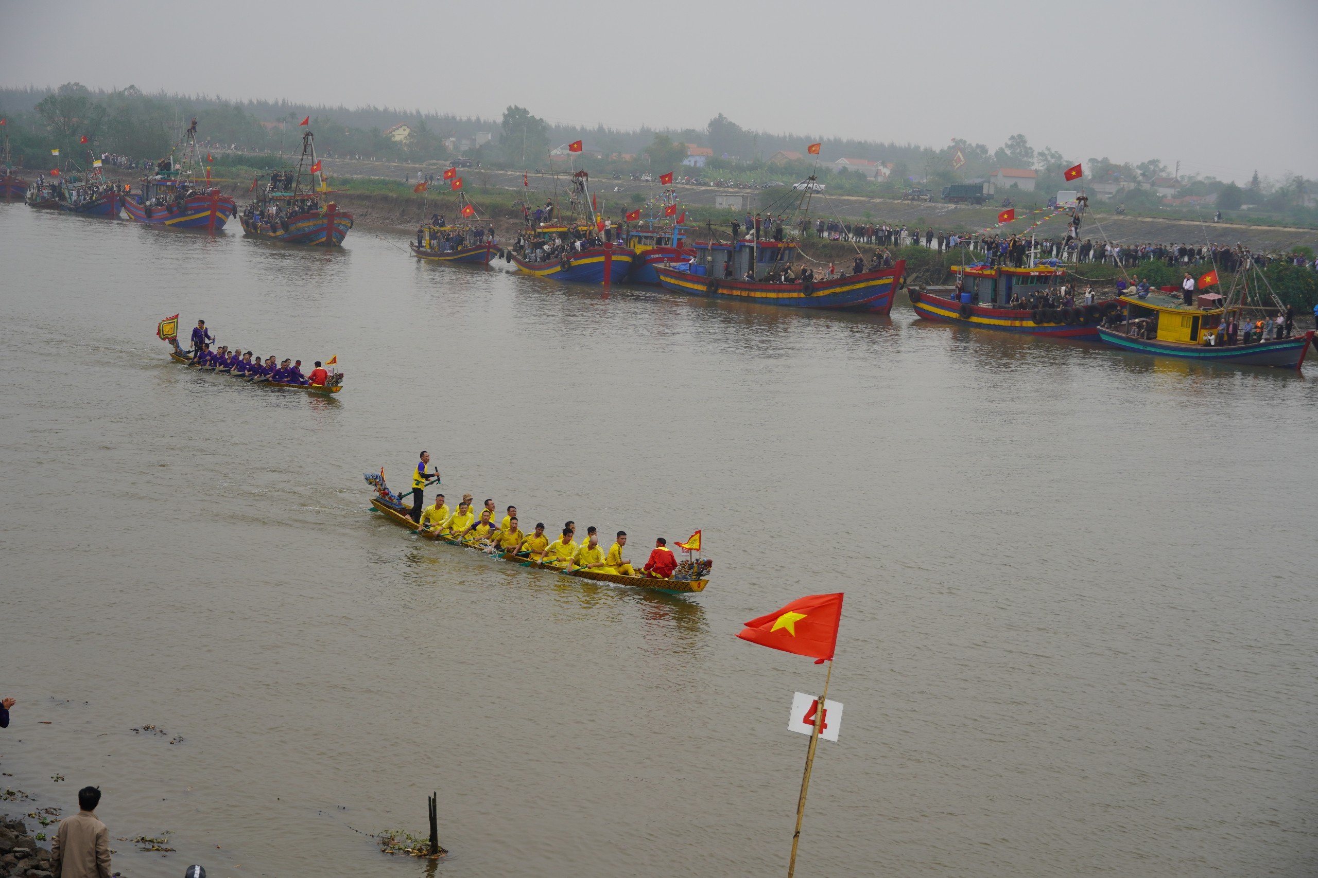 Lễ hội bơi trải truyền thống trên dòng sông Diêm