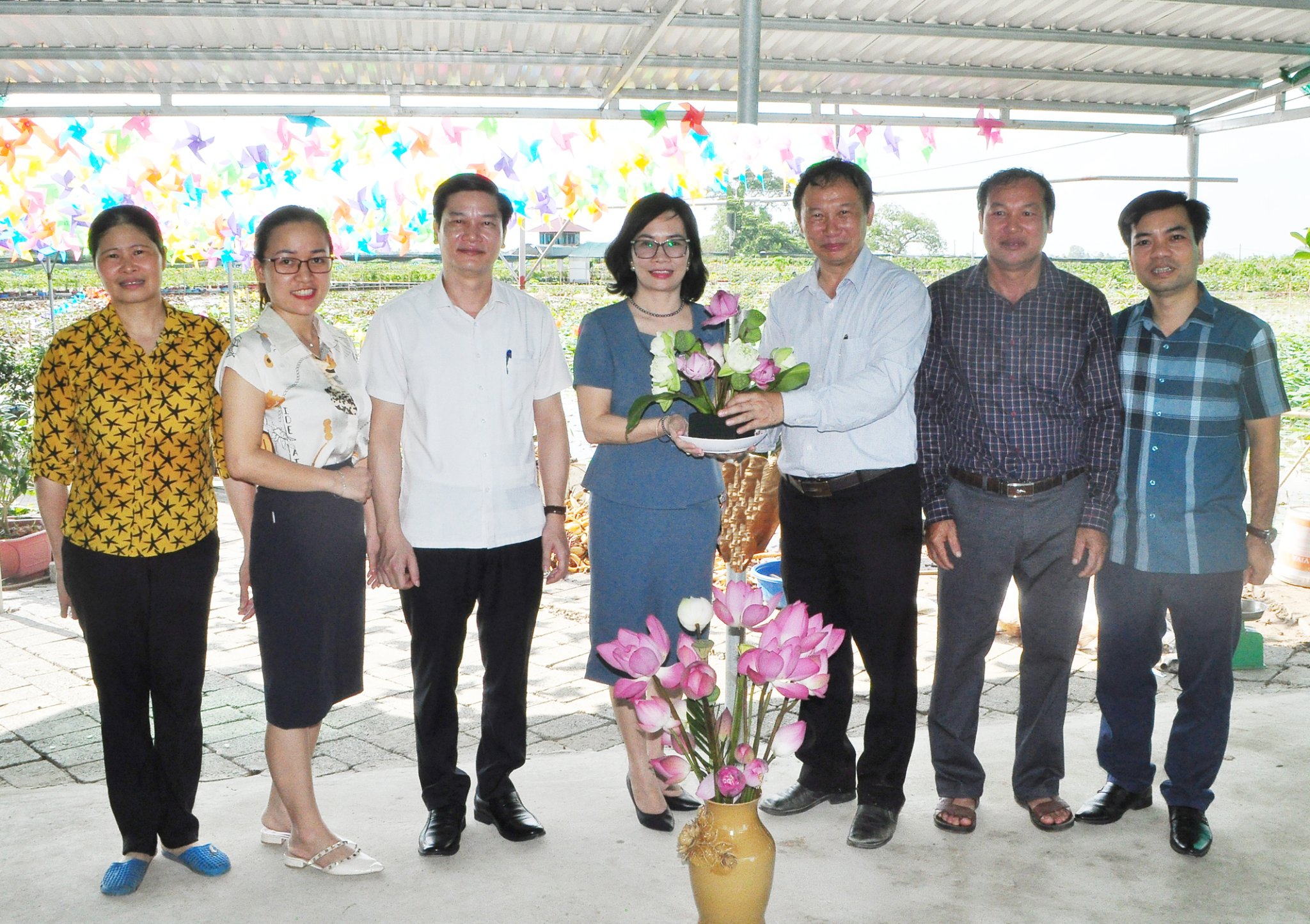 Sở VHTTDL Thái Bình thăm và làm việc với UBND xã Chí Hoà huyện Hưng Hà và HTX sen Vân Đài