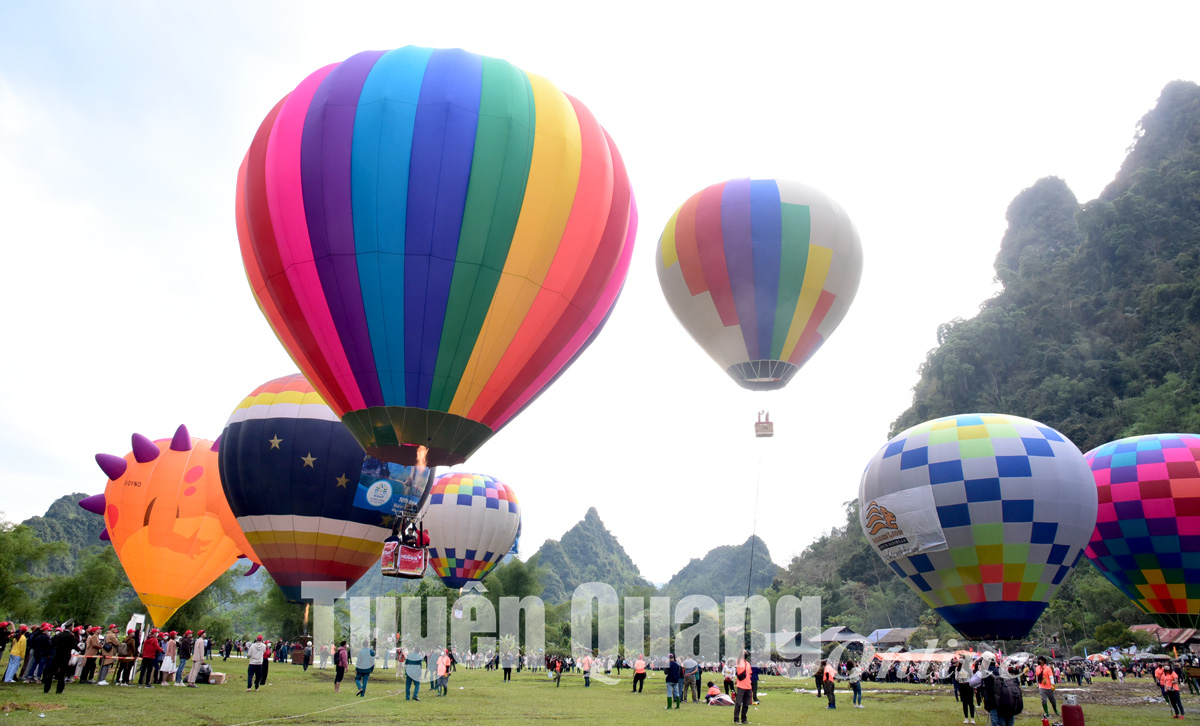 International Hot Air Balloon Festival - a good start to the tourist season