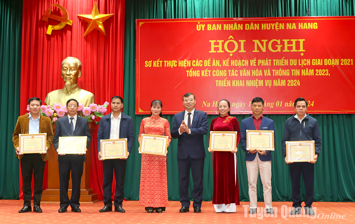 Na Hang strives to build 3 cultural and tourism villages ​