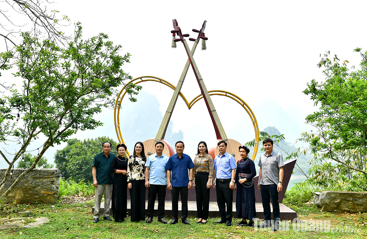 Lam Binh focuses on developing ecotourism associated with promoting national identity