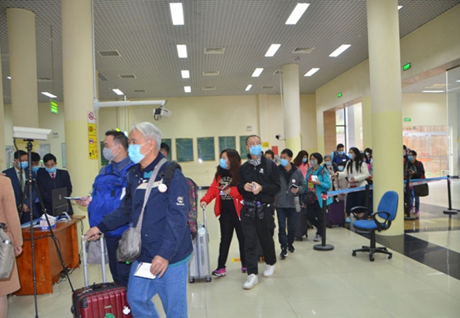 Giám sát khách du lịch đến Việt Nam có nguy cơ cao nhiễm vi rút corona