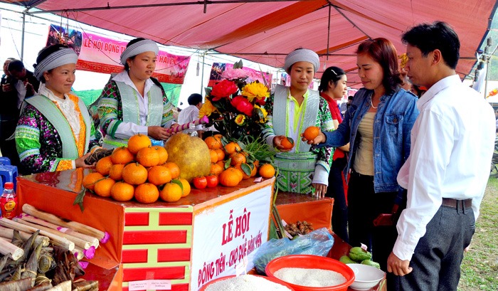 Lễ hội Động Tiên - chợ quê Hàm Yên