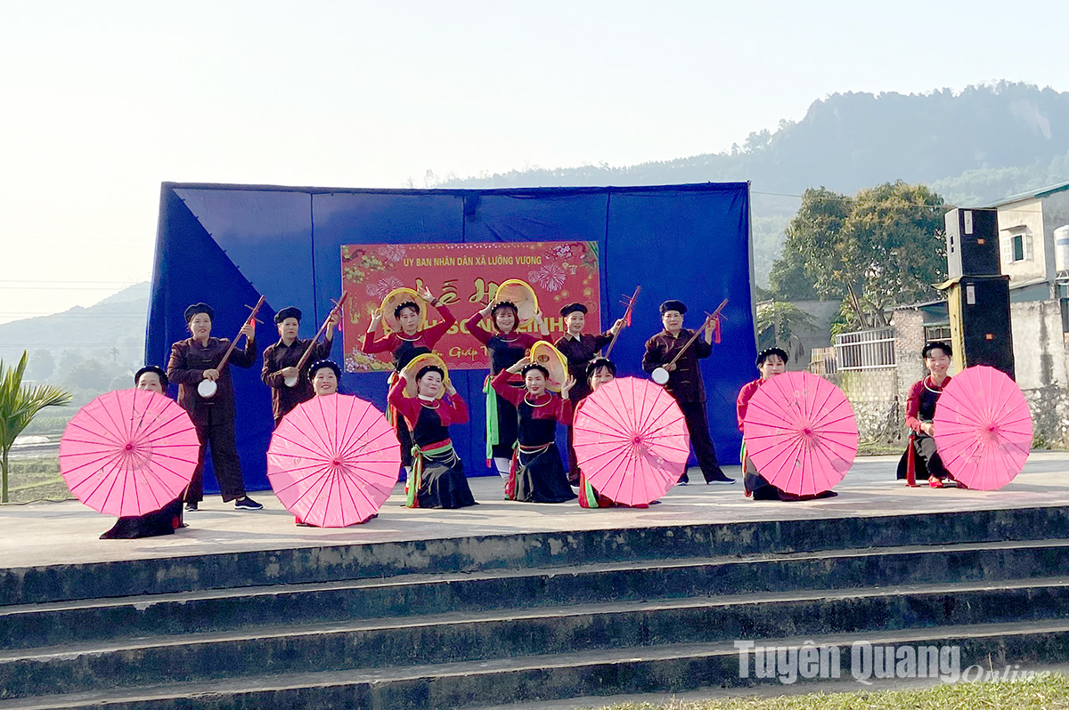 Many activities to preserve national cultural identity in early spring