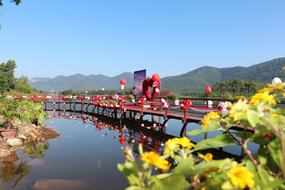 Impressive Yen Trung Lake
