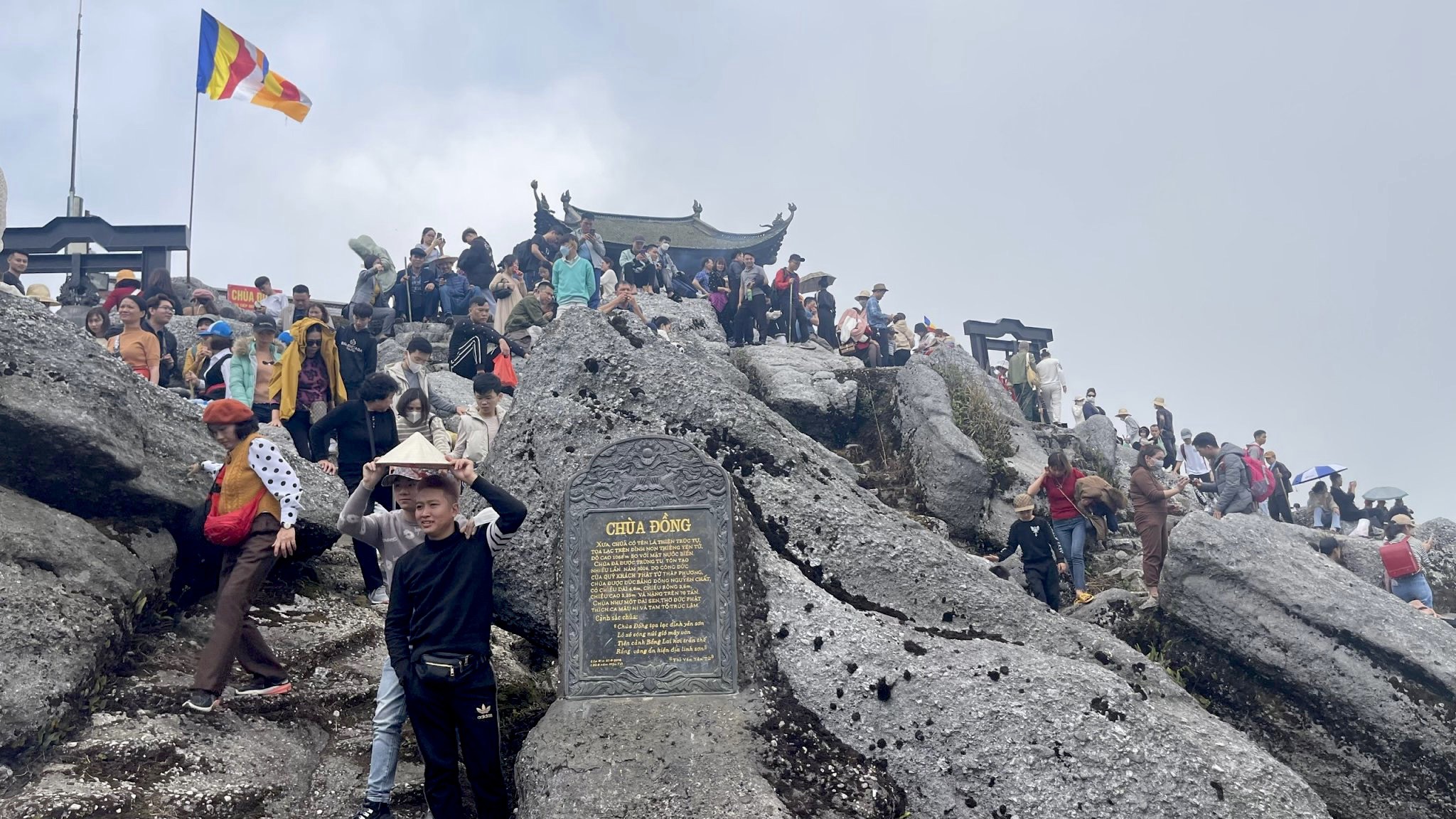 Khu di tích Yên Tử đón gần chục nghìn du khách trong những ngày đầu năm mới 2023