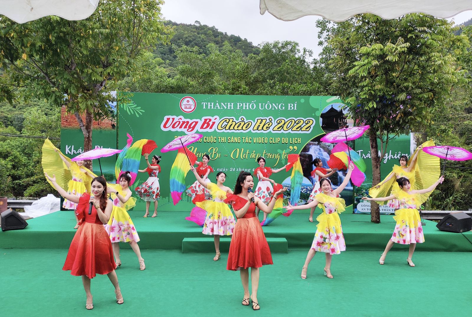 Jubilantly program Uong Bi welcome summer 2022