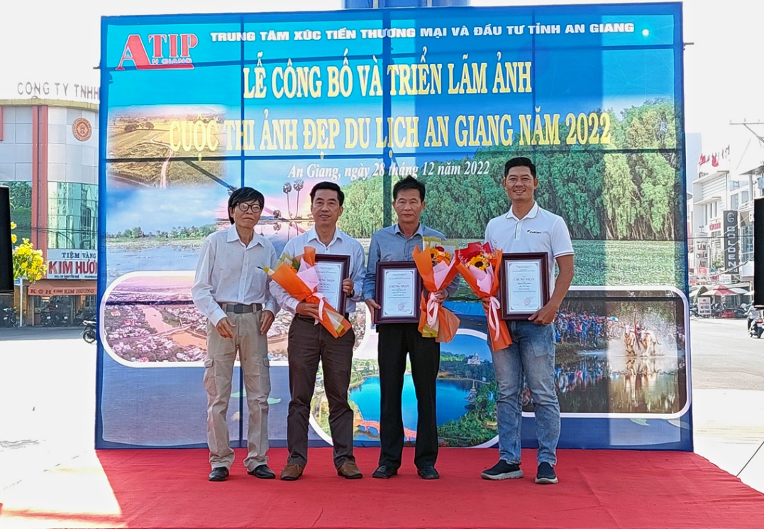 Awarding the An Giang Tourism Beauty Photo Contest in 2022