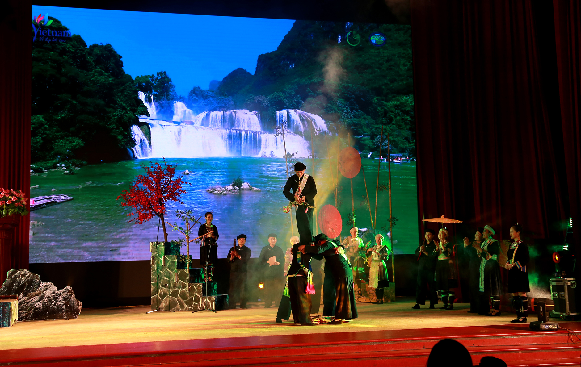Video Cao Bằng tham gia Ngày hội Văn hóa dân tộc Mông toàn quốc lần thứ III tại tỉnh Lai Châu, năm 2021