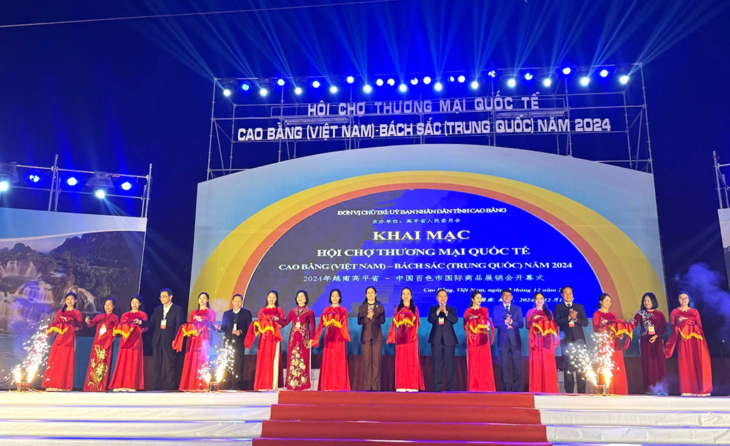 Khai mạc Hội chợ Thương mại quốc tế Cao Bằng (Việt Nam) - Bách Sắc (Trung Quốc) năm 2024