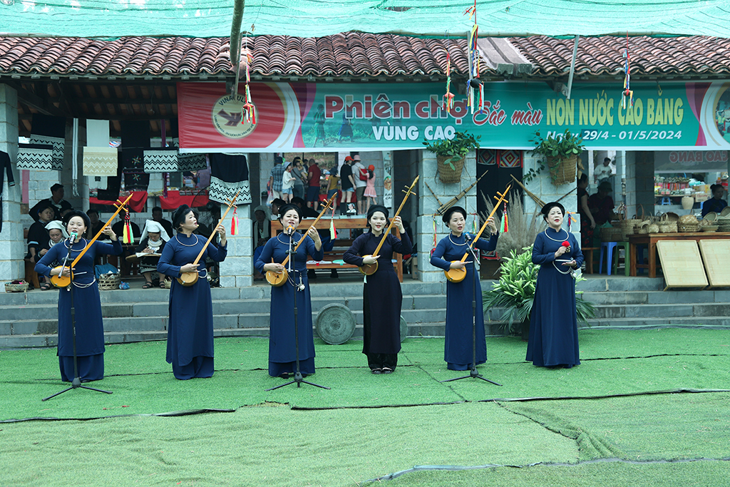 Cao Bằng tham gia chương trình “Ngày hội non sông thống nhất” tại Làng Văn hóa – Du lịch các dân tộc Việt Nam