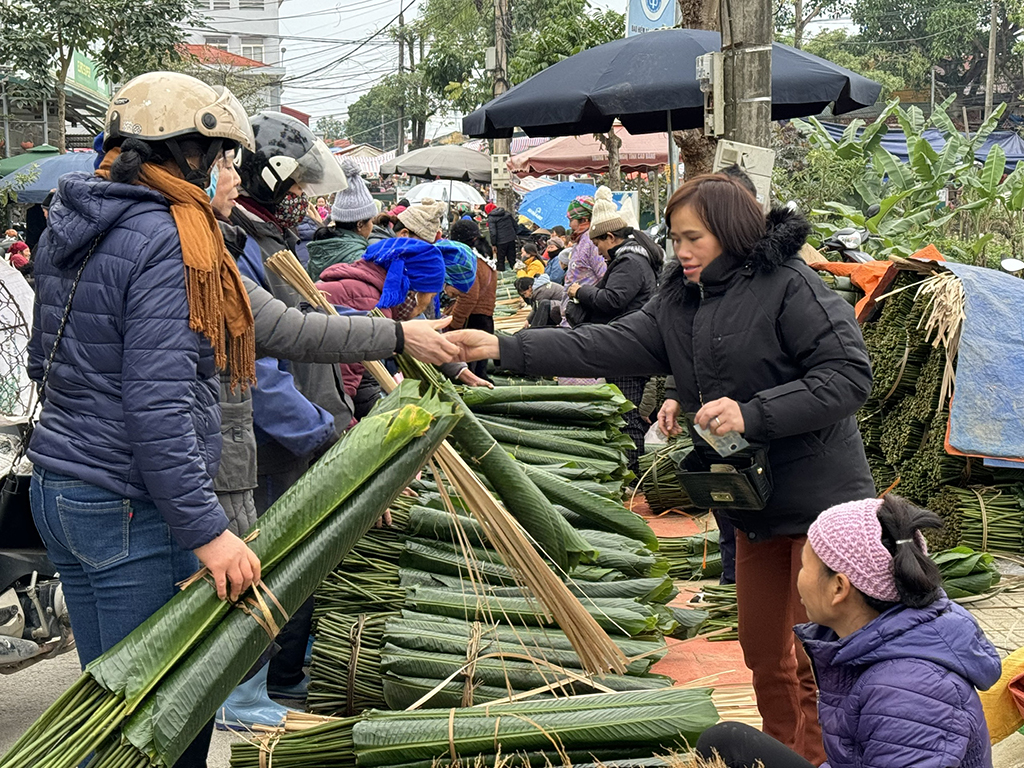Nhộn nhịp chợ phiên Háng Cáp ngày giáp Tết