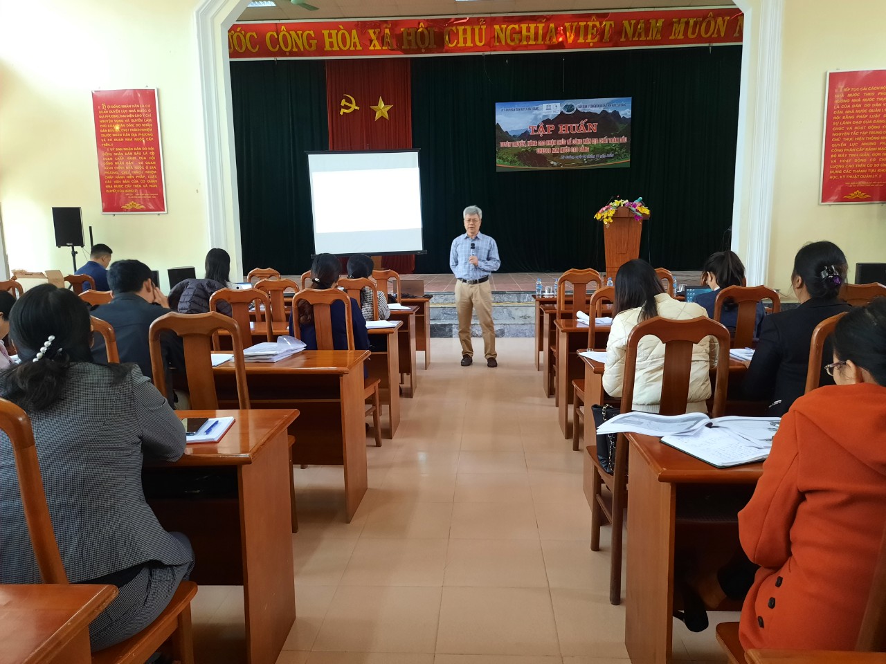 Tập huấn tuyên truyền, nâng cao nhận thức về Công viên địa chất toàn cầu UNESCO Non nước Cao Bằng tại huyện Hà Quảng