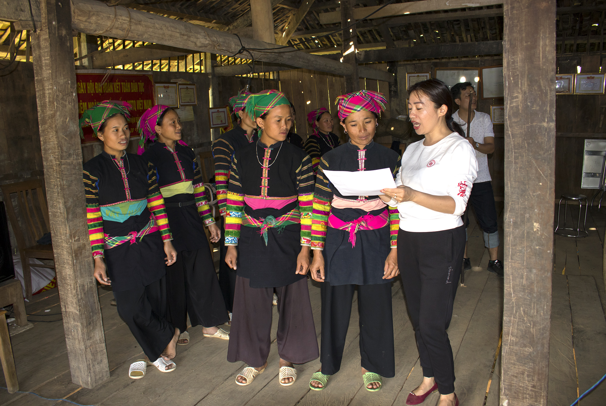 Bồi dưỡng kỹ năng trình diễn dân ca Lô Lô tại làng du lịch cộng đồng  Khuổi Khon