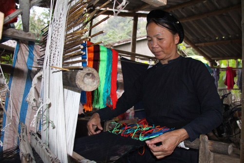 Luống Nọi - nơi lưu giữ nghề dệt thổ cẩm thủ công truyền thống của người Tày