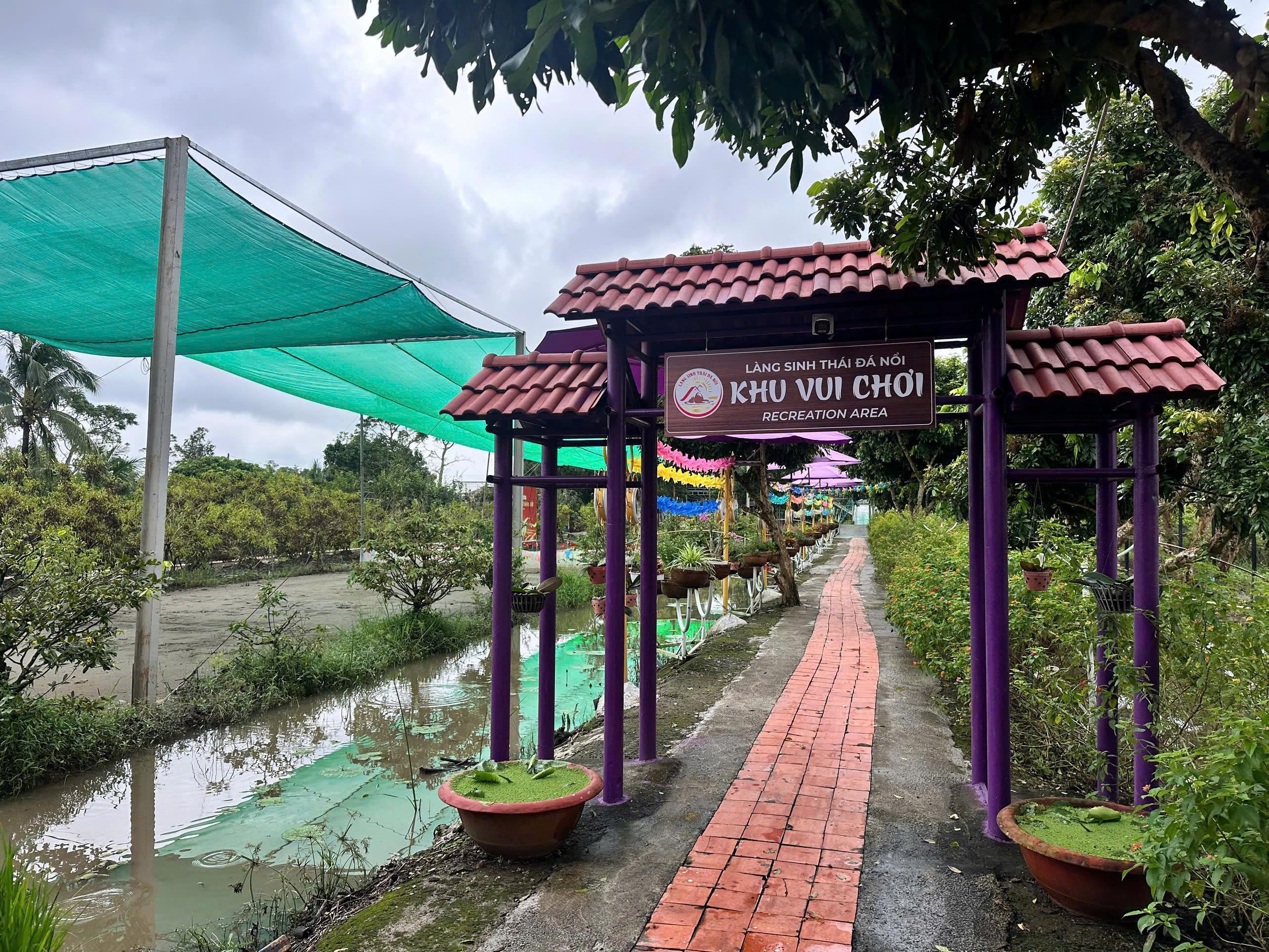 Trải Nghiệm Làng Sinh Thái Đá Nổi – Hơi Thở Miền Tây Giữa Lòng thành phố Cần Thơ