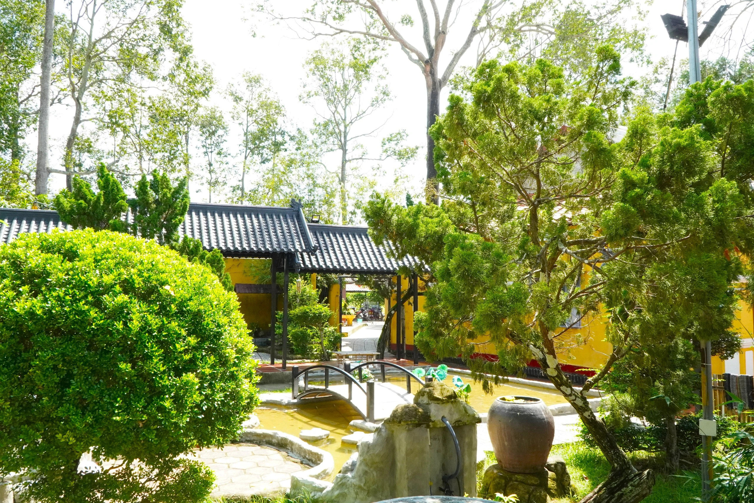Ngôi chùa 130 năm tuổi xanh mát giữa trung tâm Cần Thơ