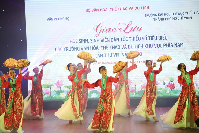 Hơn 200 HSSV dân tộc thiểu số tiêu biểu các trường VHTTDL giao lưu tại Cần Thơ
