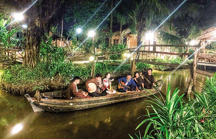 Phát huy giá trị di sản văn hóa trong phát triển du lịch 