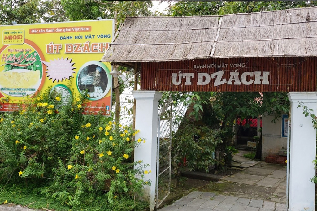 Ut Dzach Ecotourism and hammock shaped fine rice vermicelli
