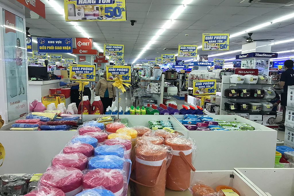  Cho Lon electronic supermarket