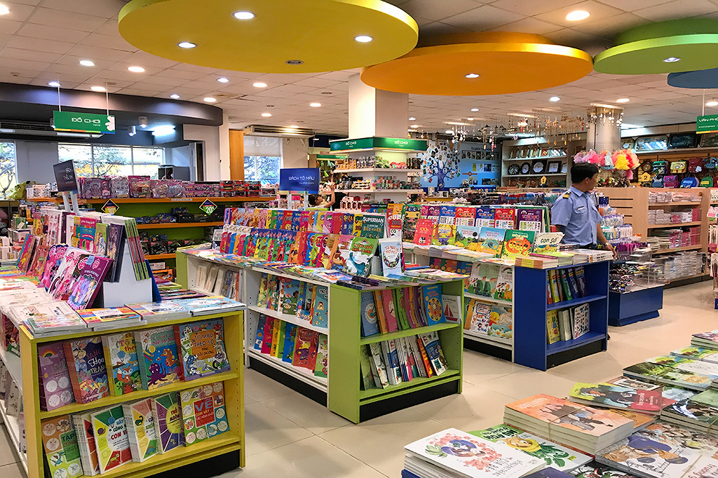 Bookstore & Bookcafe Phuong Nam