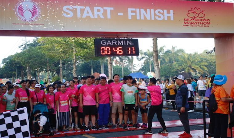 Hơn 3.200 vận động viên hào hứng chạy Marathon tại Đất Sen hồng